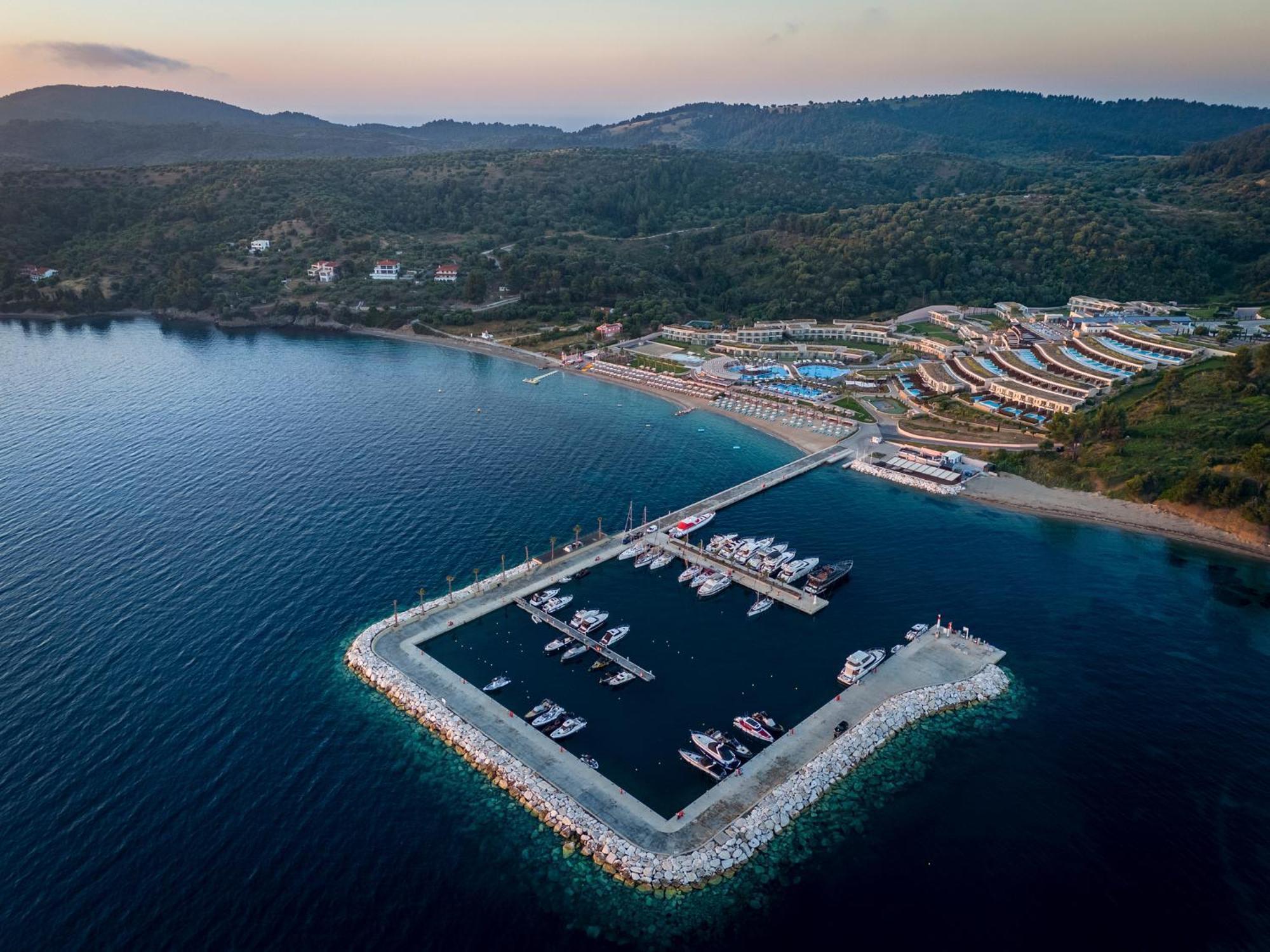 Miraggio Thermal Spa Resort Paliouri Exterior photo Aerial view of the port